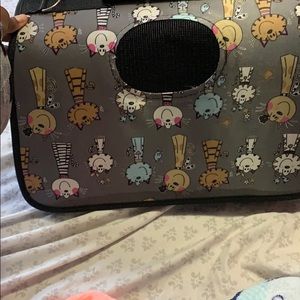 Cat carry bag .